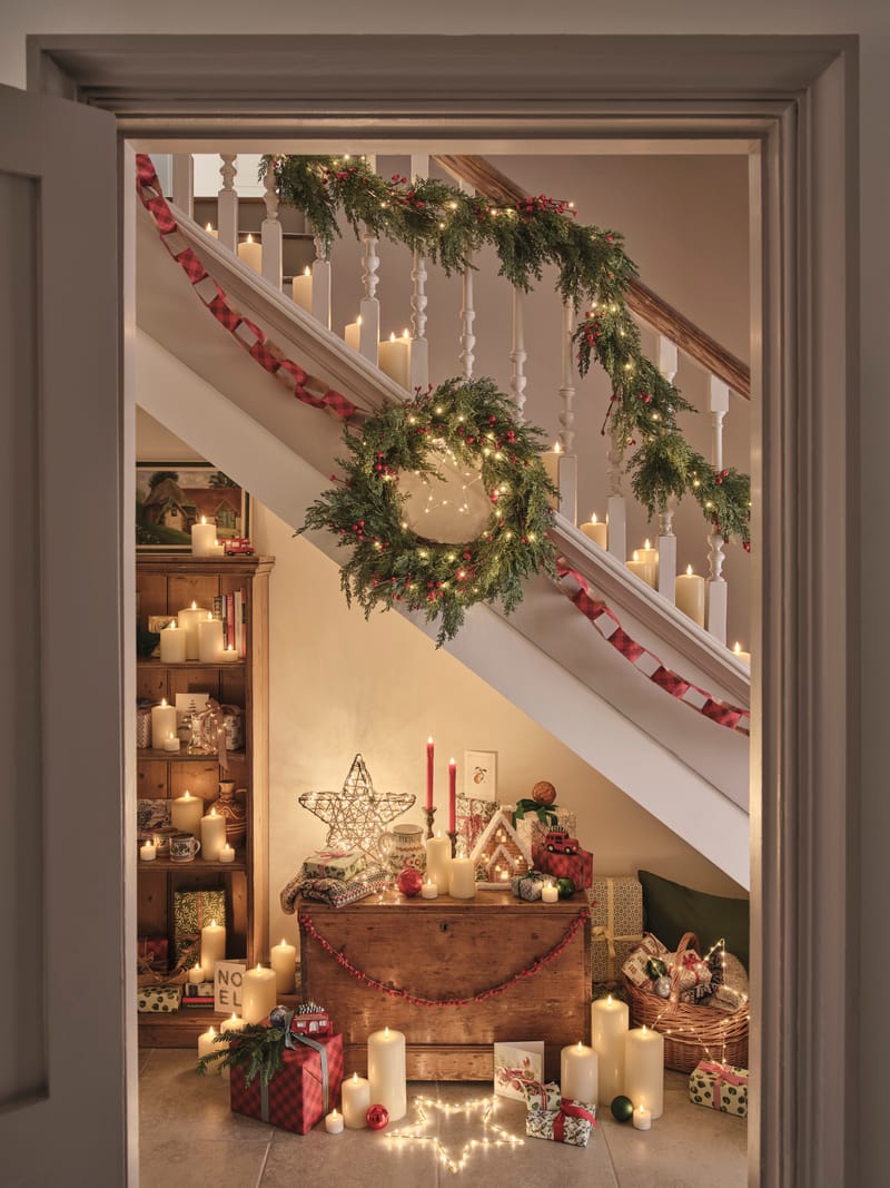 Christmas Staircase Hallway Decor