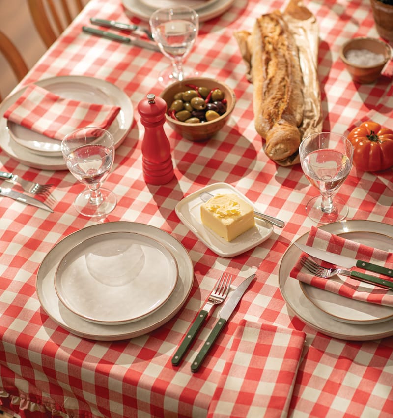 ProCook SS26 Boston Stoneware With Gingham Cotton Tablecloth In Chilli Red