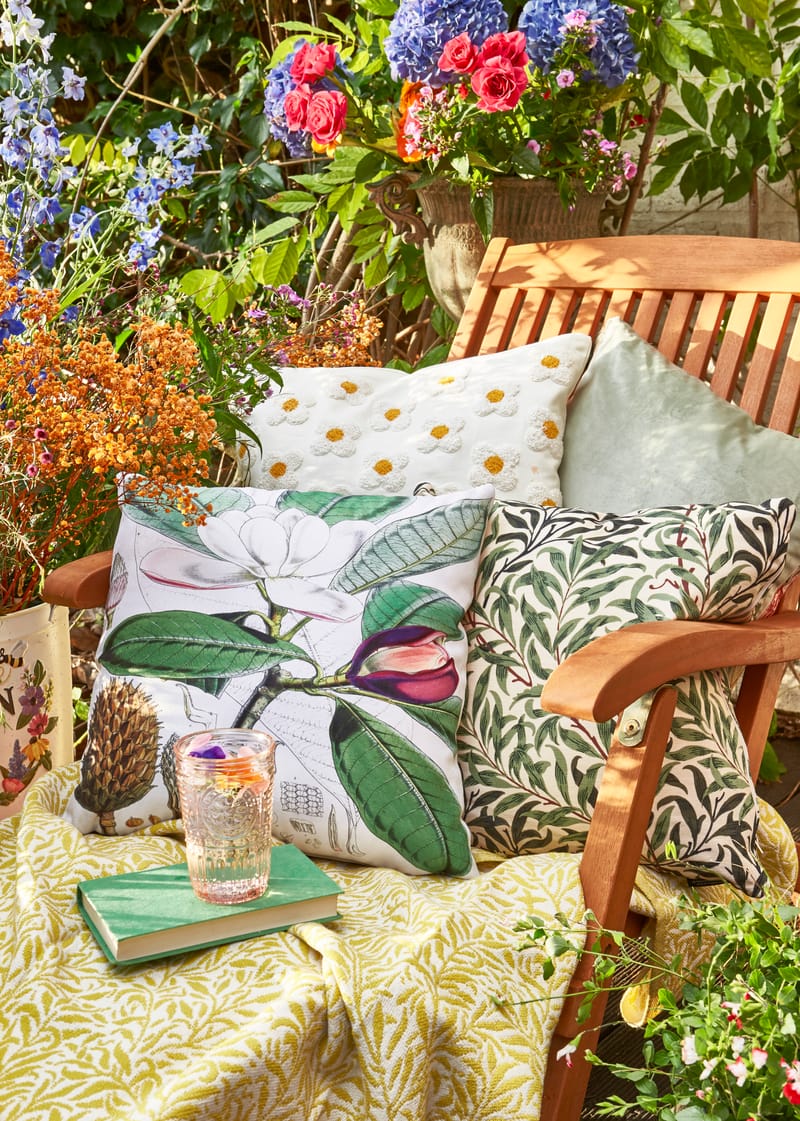 Vintage Florals 2025