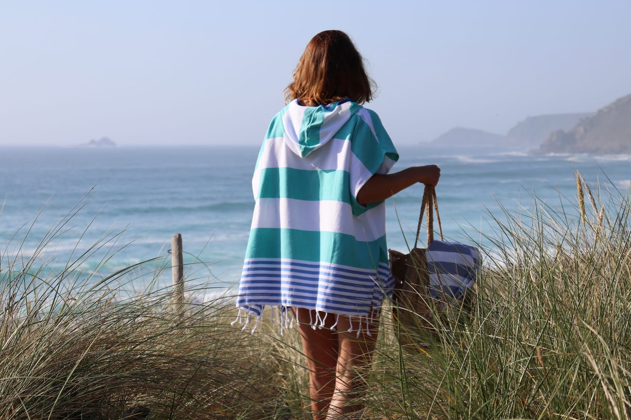 Tides Shortie Poncho