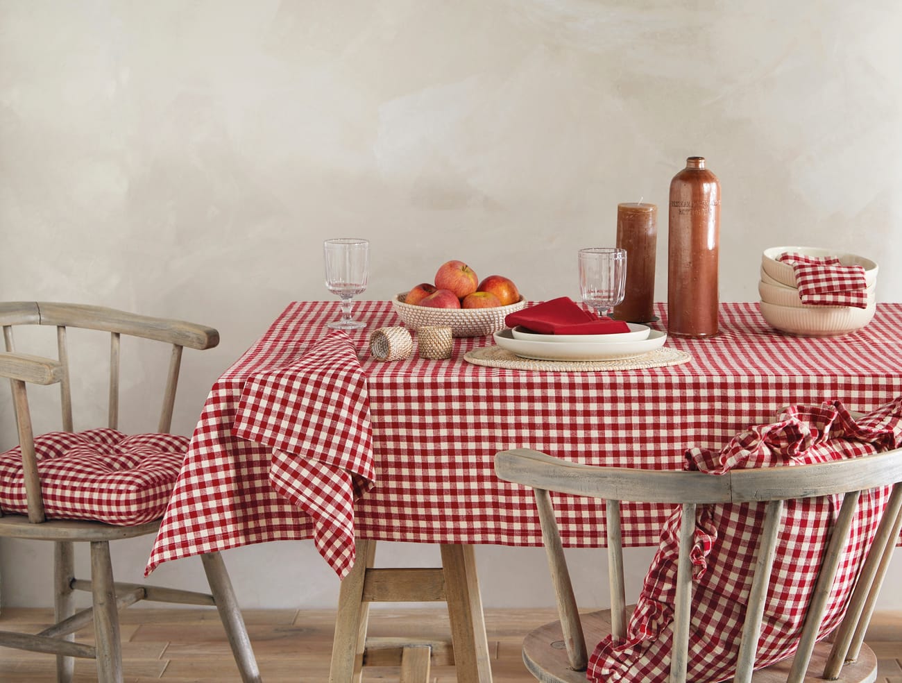 Gingham tablecloth red 130x180cm - lifestyle