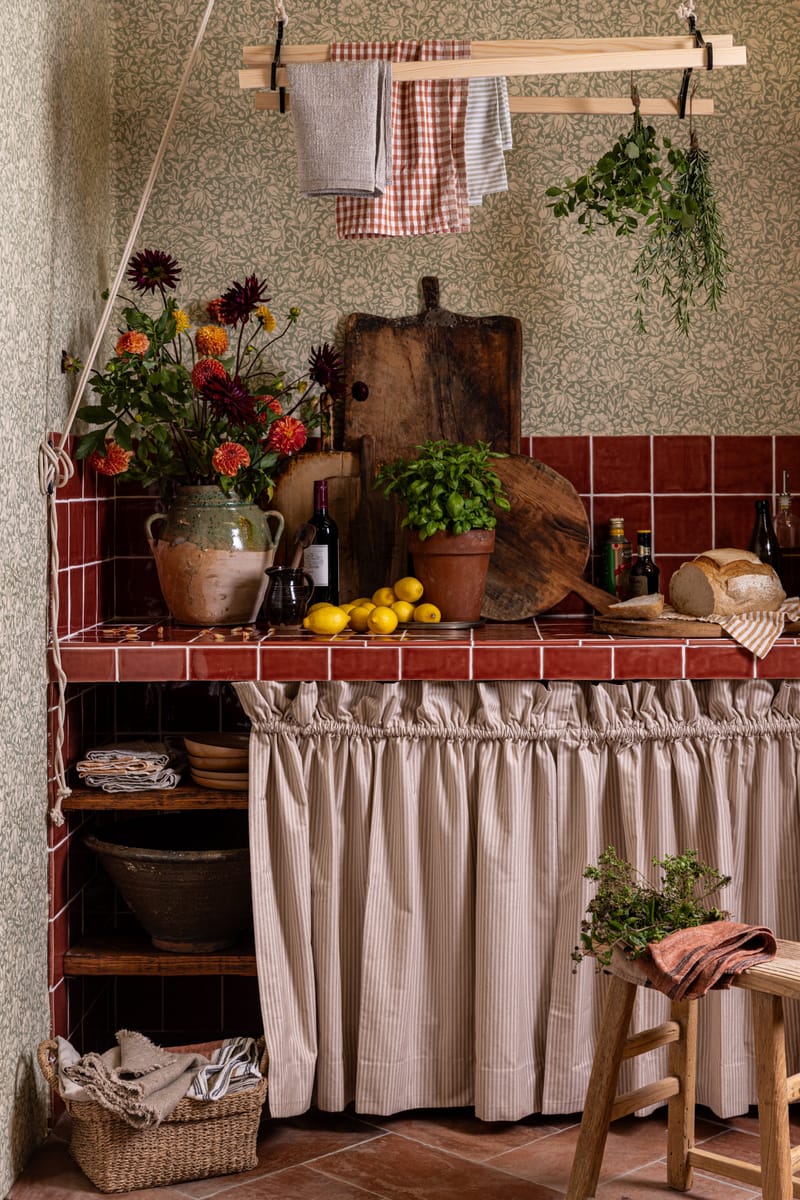 MT Bloomsbury collection - Charleston Red - Kitchen